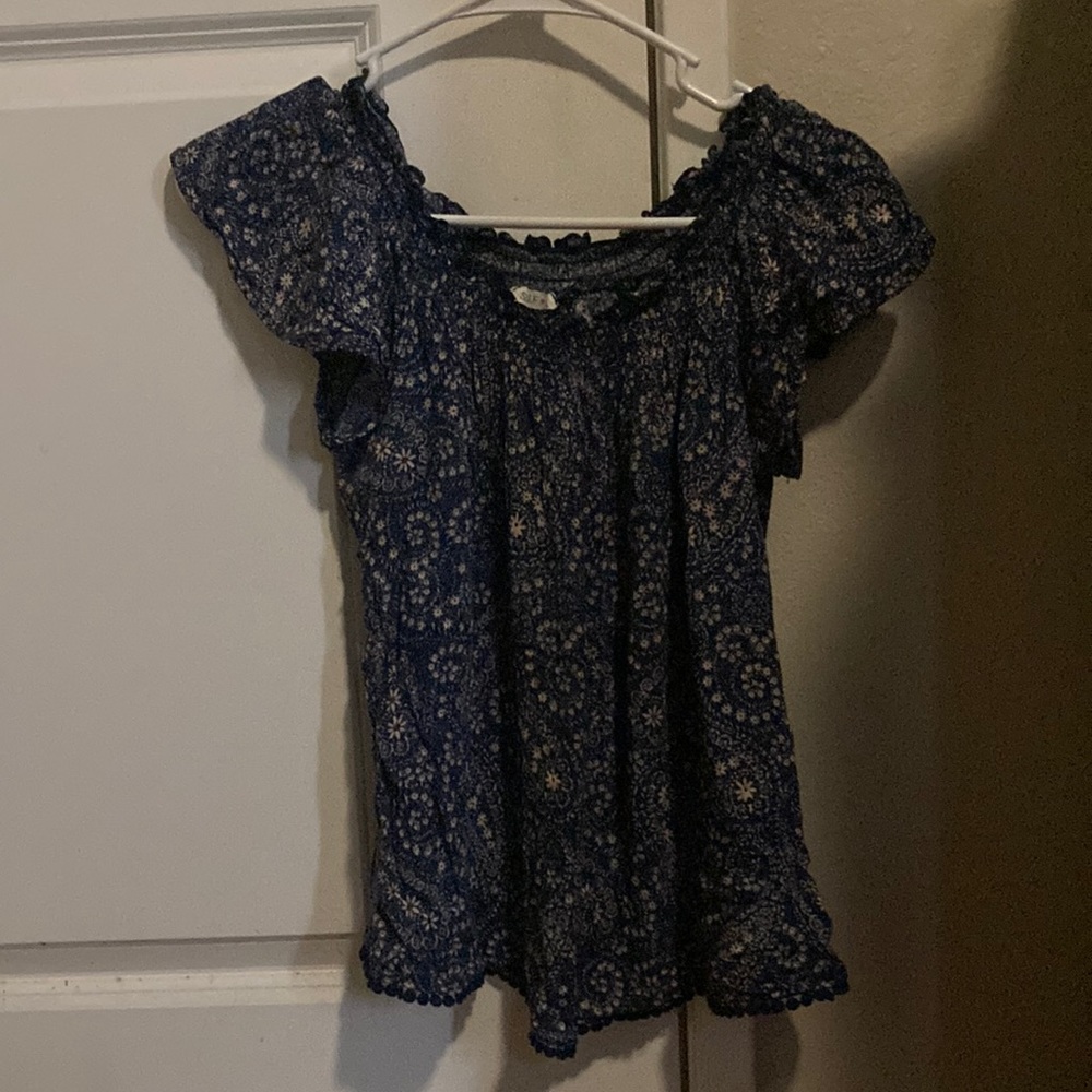 CLOSET CLEAR OUT SALE - Self Love brand blue paisley flutter sleeve blouse XS